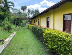 SÍTIO  DE 4 HECTARES- LOCALIZADO PRÓXIMO Á  BR-262 - APENAS 18 KM DO TREVO DE PARÁ DE MINAS.