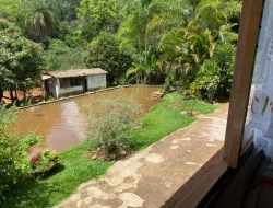 SÍTIO  DE 4 HECTARES- LOCALIZADO PRÓXIMO Á  BR-262 - APENAS 18 KM DO TREVO DE PARÁ DE MINAS.