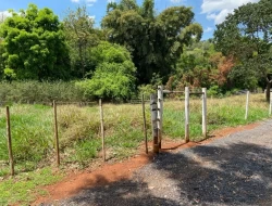 SÍTIO  DE 4 HECTARES- LOCALIZADO PRÓXIMO Á  BR-262 - APENAS 18 KM DO TREVO DE PARÁ DE MINAS.
