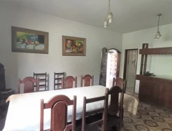 CASA EM EXCELENTE PONTO COMERCIAL