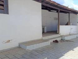 CASA EM EXCELENTE PONTO COMERCIAL