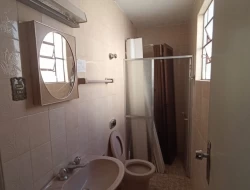 CASA LOCALIZADA NO CENTRO DE PARÁ DE MINAS / RUA COMERCIAL