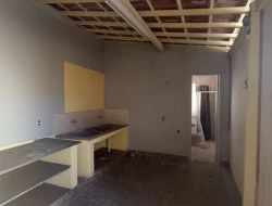 CASA LOCALIZADA NO CENTRO DE PARÁ DE MINAS / RUA COMERCIAL