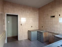 CASA LOCALIZADA NO CENTRO DE PARÁ DE MINAS / RUA COMERCIAL