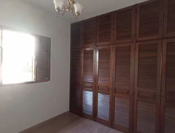 CASA LOCALIZADA NO CENTRO DE PARÁ DE MINAS / RUA COMERCIAL