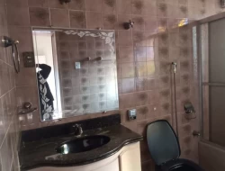 CASA LOCALIZADA NO CENTRO DE PARÁ DE MINAS / RUA COMERCIAL