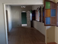 CASA LOCALIZADA NO CENTRO DE PARÁ DE MINAS / RUA COMERCIAL