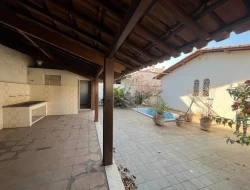 CASA BAIRRO SÃO JOSÉ COM PISCINA