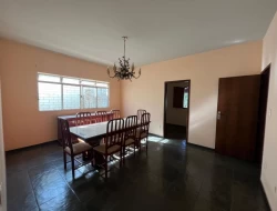CASA BAIRRO SÃO JOSÉ COM PISCINA