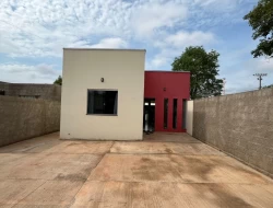 CASA NO BAIRRO SENADOR VALADARES / PARÁ DE MINAS