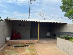 CASA NO BAIRRO SENADOR VALADARES / PARÁ DE MINAS
