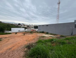 LOTE BAIRRO JARDINS COM 409M²  PERTINHO DA PAVEPE