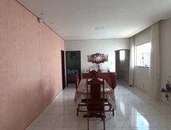 CASA PRACINHA BAIRRO SANTO ANTÔNIO