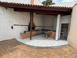 CASA BAIRRO CASTELO BRANCO