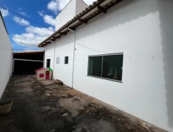 CASA BAIRRO VILA FERREIRA