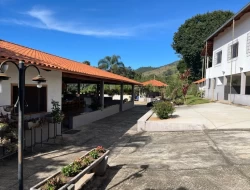 SÍTIO EM PARÁ DE MINAS