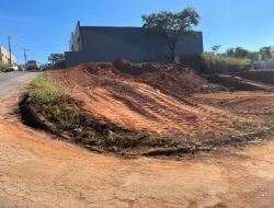 LOTE DE ESQUINA COMERCIAL BAIRRO SENADOR VALADARES