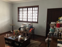 VENDE-SE CASA – BAIRRO DOM BOSCO – PARÁ DE MINAS/MG