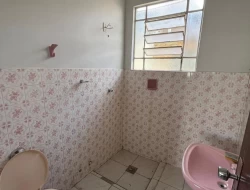 CASA DE ESQUINA-  BAIRRO CORAÇÃO DE JESUS- PARÁ DE MINAS.