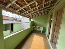 CASA DE ESQUINA-  BAIRRO CORAÇÃO DE JESUS- PARÁ DE MINAS.