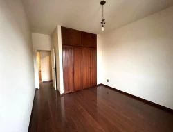 APARTAMENTO À VENDA NO  CENTRO DE PARÁ DE MINAS