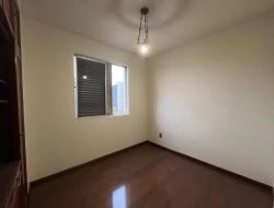 APARTAMENTO À VENDA NO  CENTRO DE PARÁ DE MINAS