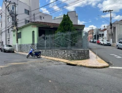 IMÓVEL COMERCIAL- DE ESQUINA - CENTRO DE PARÁ DE MINAS - MG