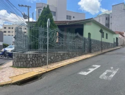 IMÓVEL COMERCIAL- DE ESQUINA - CENTRO DE PARÁ DE MINAS - MG