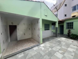 IMÓVEL COMERCIAL- DE ESQUINA - CENTRO DE PARÁ DE MINAS - MG