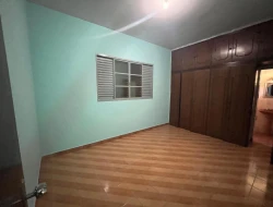 IMÓVEL COMERCIAL- DE ESQUINA - CENTRO DE PARÁ DE MINAS - MG