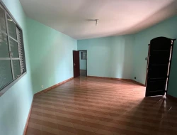 IMÓVEL COMERCIAL- DE ESQUINA - CENTRO DE PARÁ DE MINAS - MG