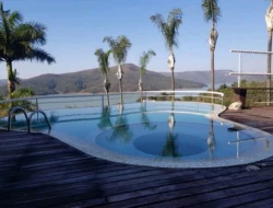 CASA À VENDA EM ESCARPAS DO LAGO-CAPITÓLIO-MG