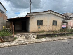 CASA BAIRRO SANTO ANTÔNIO-PARÁ DE MINAS-MG