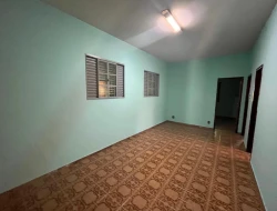 CASA RUA COMERCIAL DE ESQUINA - CENTRO DE PARÁ DE MINAS - MG