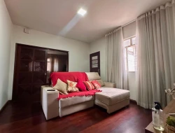 CASA À VENDA – BAIRRO NOSSA SENHORA DAS GRAÇAS-PARÁ DE MINAS-MG