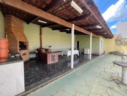 CASA À VENDA - BAIRRO SÃO JOSÉ - PARÁ DE MINAS- MG