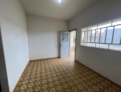 CASA À VENDA - BAIRRO NOSSA SENHORA DE LOURDES - PARÁ DE MINAS - MG