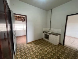 CASA À VENDA - BAIRRO NOSSA SENHORA DE LOURDES - PARÁ DE MINAS - MG