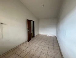 CASA À VENDA - BAIRRO NOSSA SENHORA DE LOURDES - PARÁ DE MINAS - MG