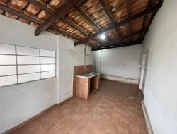 CASA À VENDA - BAIRRO NOSSA SENHORA DE LOURDES - PARÁ DE MINAS - MG