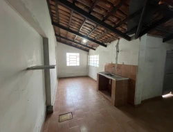 CASA À VENDA - BAIRRO NOSSA SENHORA DE LOURDES - PARÁ DE MINAS - MG