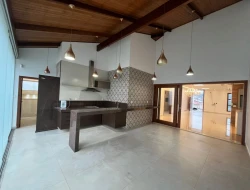 CASA ALTO PADRÃO - BAIRRO CASTELO BRANCO - PARÁ DE MINAS