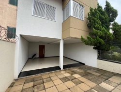 CASA ALTO PADRÃO À VENDA – BAIRRO DOM BOSCO-PARÁ DE MINAS – MG