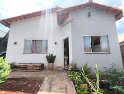 CASA A VENDA NO BAIRRO VILA FERREIRA- PARÁ DE MINAS-MG