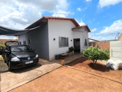CASA A VENDA NO BAIRRO VILA FERREIRA- PARÁ DE MINAS-MG