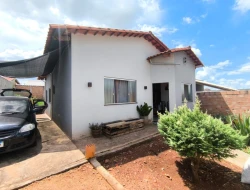 CASA A VENDA NO BAIRRO VILA FERREIRA- PARÁ DE MINAS-MG