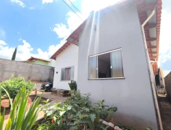 CASA A VENDA NO BAIRRO VILA FERREIRA- PARÁ DE MINAS-MG