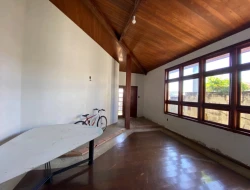 CASA DE ESQUINA À VENDA - BAIRRO SÃO LUÍS - PARÁ DE MINAS-MG