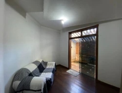 CASA DE ESQUINA À VENDA - BAIRRO SÃO LUÍS - PARÁ DE MINAS-MG