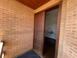 CASA DE ESQUINA À VENDA - BAIRRO SÃO LUÍS - PARÁ DE MINAS-MG